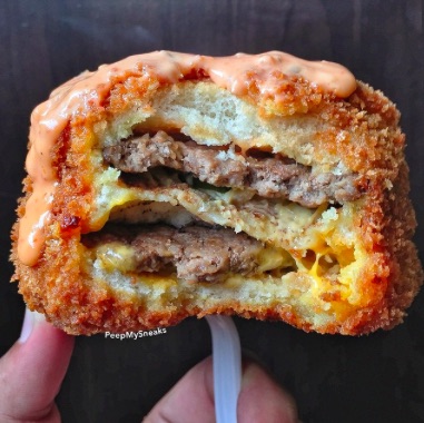 deep fried mac and cheese burger