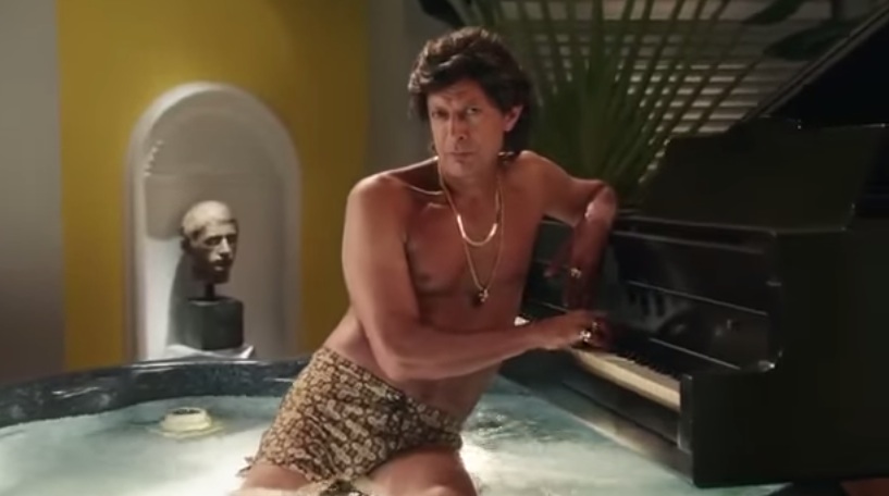 All The Things Jeff Goldblum Has Hilariously Sold On Tv Hellogiggles