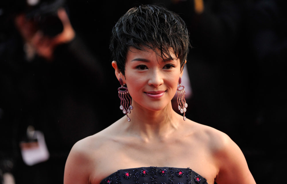 A Comprehensive Guide To Growing Out Your Pixie Cut Hellogiggles