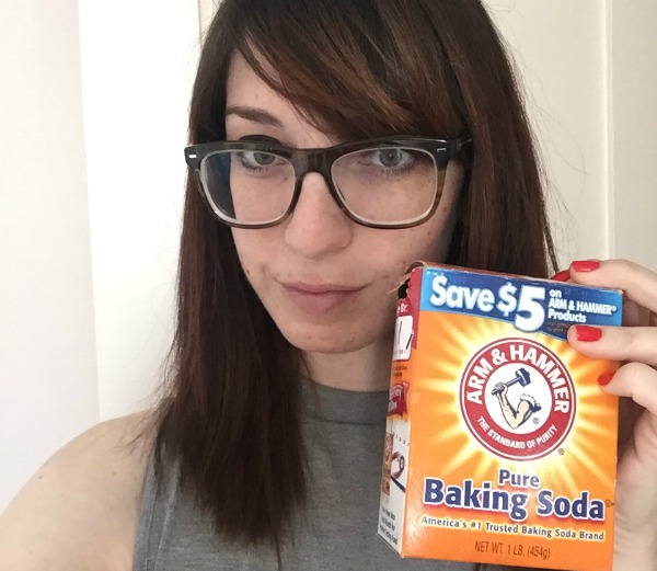 I Used Baking Soda As Face Wash For A Week And Here S How It Went Hellogiggles
