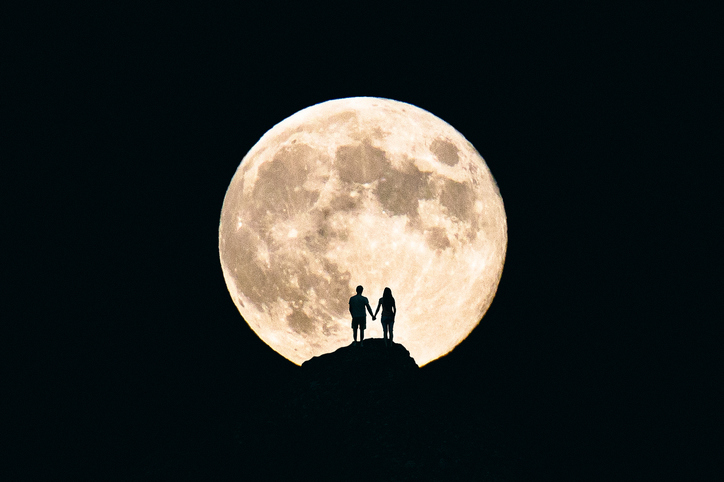 How The Full Moon Affects You And Your Relationship Hellogiggles