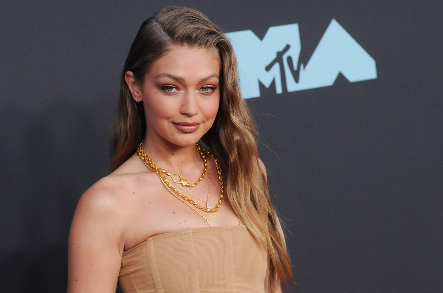 Gigi Hadid Clapped Back At Critics Of Her Style On TwitterHelloGiggles