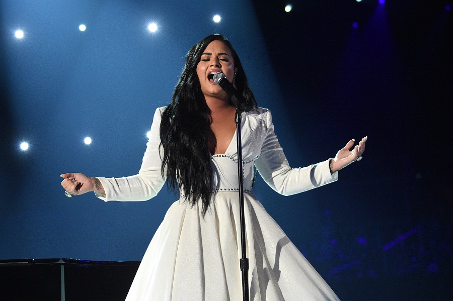 Demi Lovato's Grammys Comeback Performance Has Everyone CryingHelloGiggles