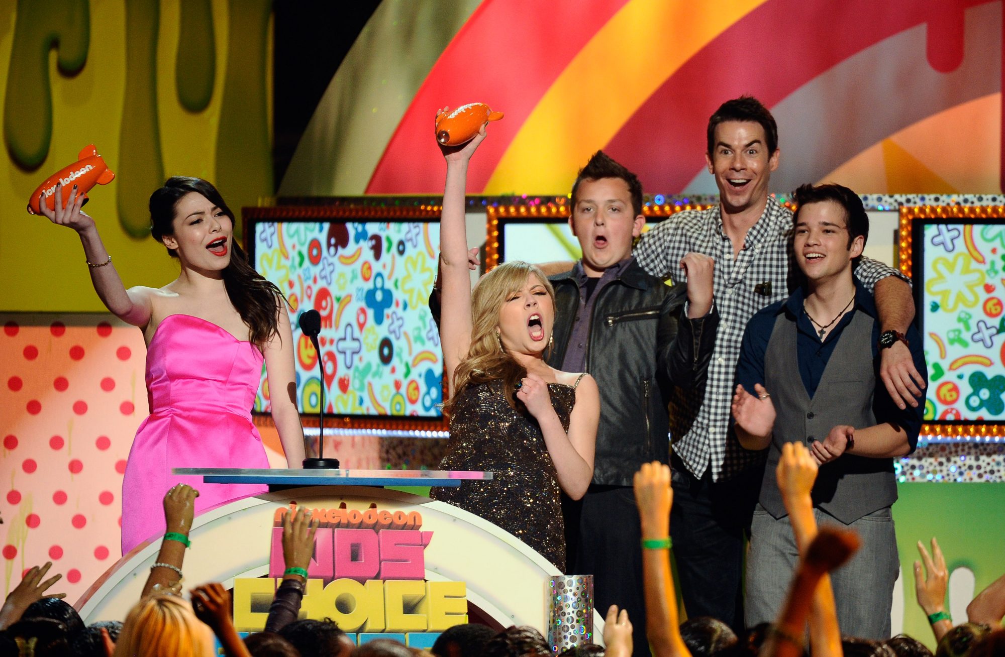 An Icarly Reboot Is Happening With The Original Cast And Fans Are Freaking Hellogiggles