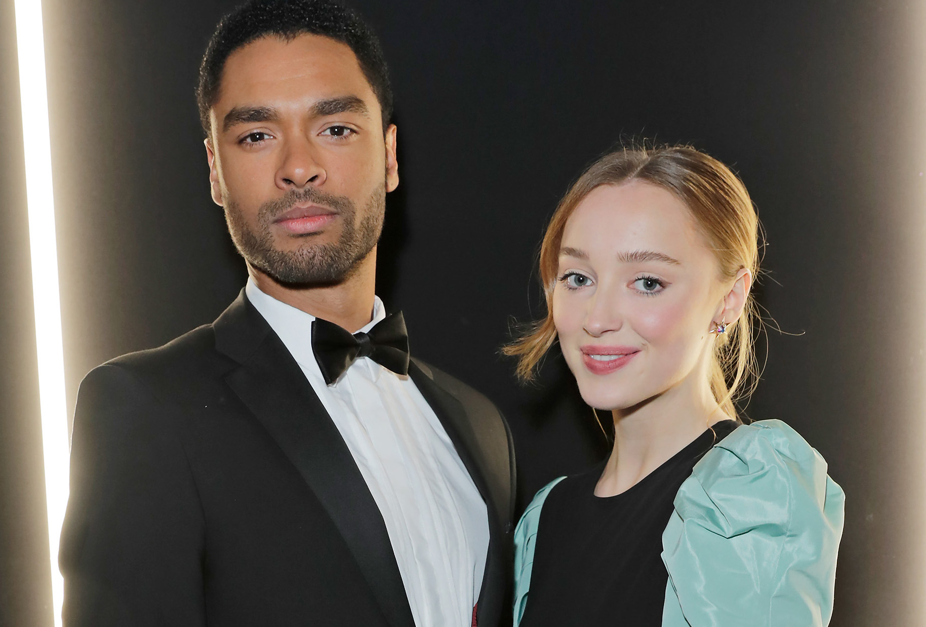 Phoebe Dynevor Has Something to Say About Those Regé-Jean Page Dating  Rumors | HelloGiggles