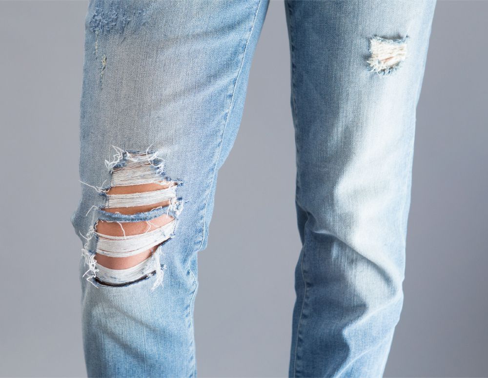 How To Distress Your Jeans In 7 Easy Steps Instyle - Quick And Easy Diy Ripped Jeans