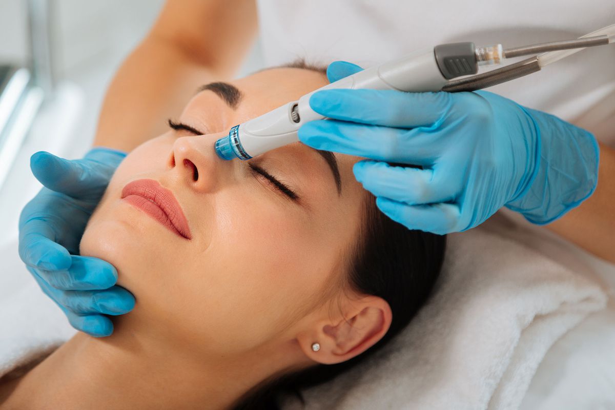 Hydrafacial: What Is a HydraFacial, Skincare Benefits, Cost, and More |  InStyle