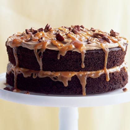 Chocolate turtle cake -12-first layer - Sweetphi