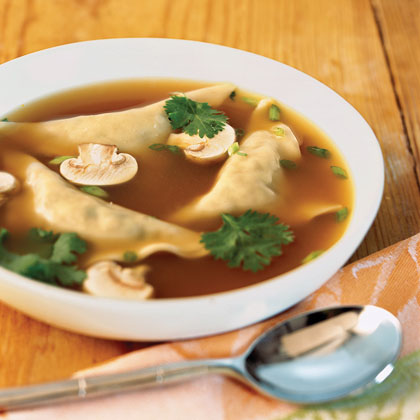 https://static.onecms.io/wp-content/uploads/sites/19/2007/02/13/dumpling-soup-sl-1589394-x.jpg