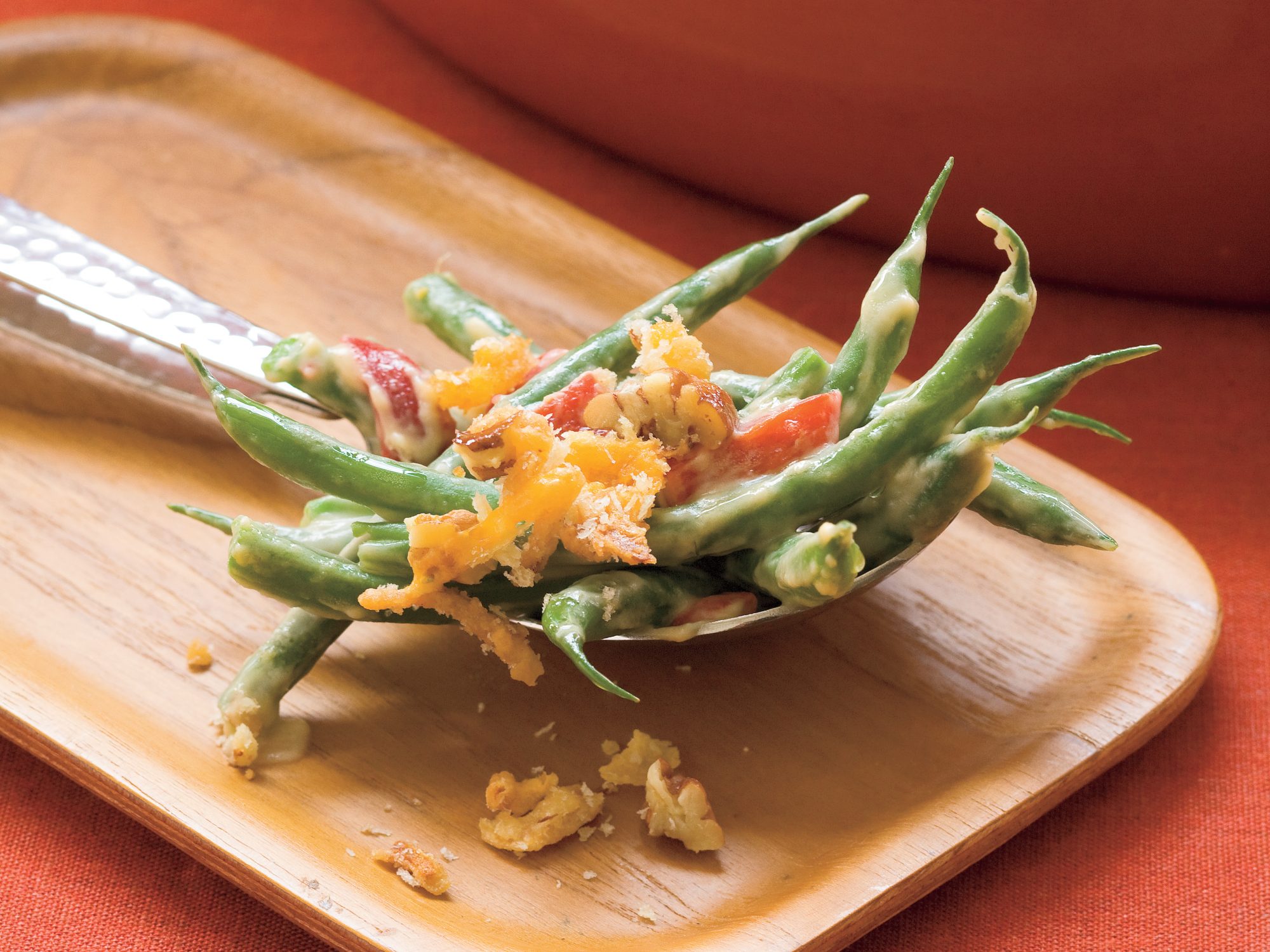 https://static.onecms.io/wp-content/uploads/sites/19/2008/10/16/green-bean-casserole-sl-1851579-4x3-1-2000.jpg