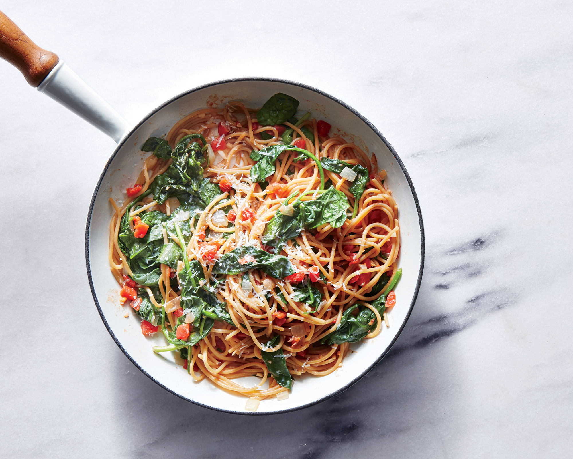 https://static.onecms.io/wp-content/uploads/sites/19/2015/01/27/one-pot-pasta-spinach-tomatoes-1711p35.jpg