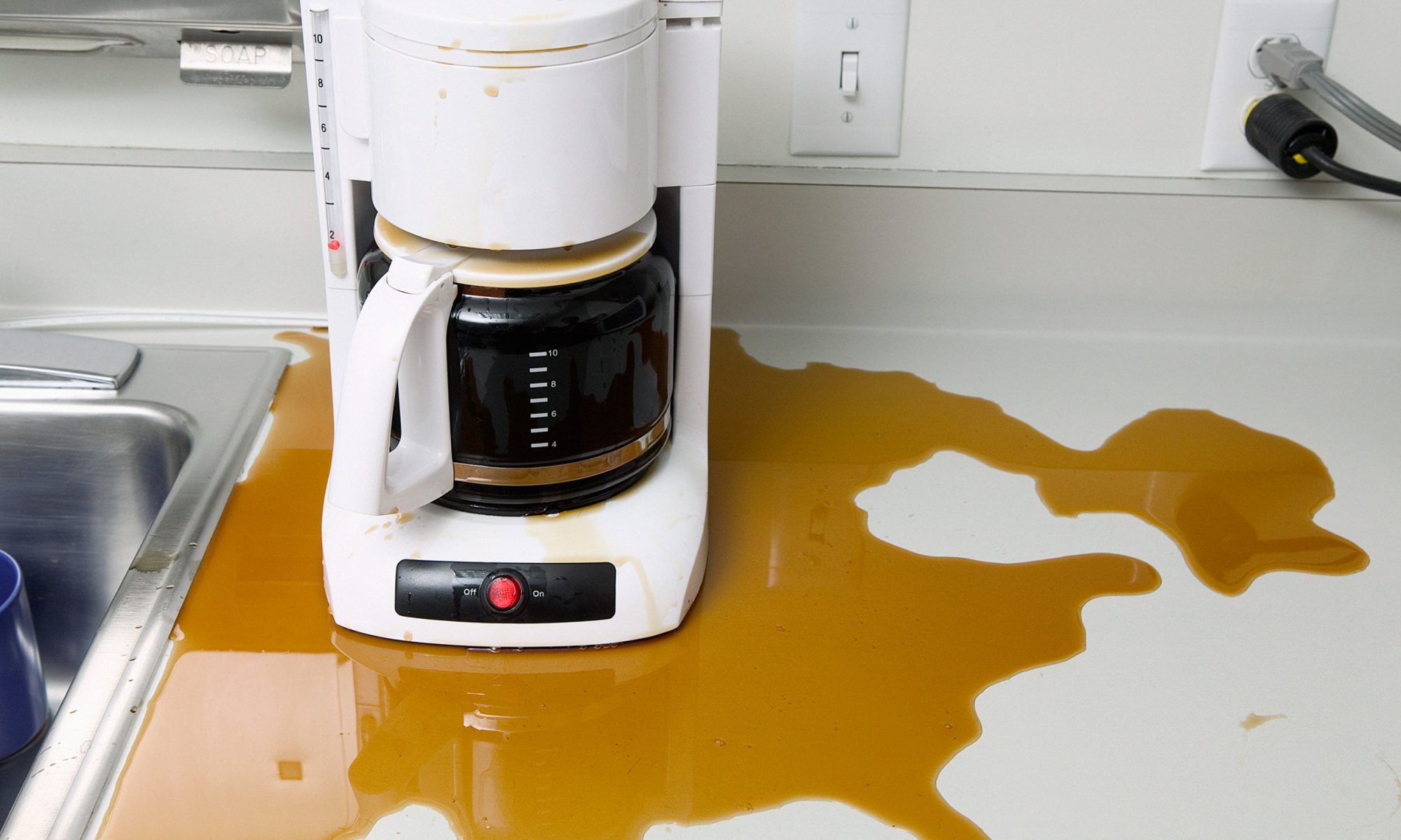 melodisk radikal Morgen How to Stop Your Coffee Maker from Overflowing | MyRecipes