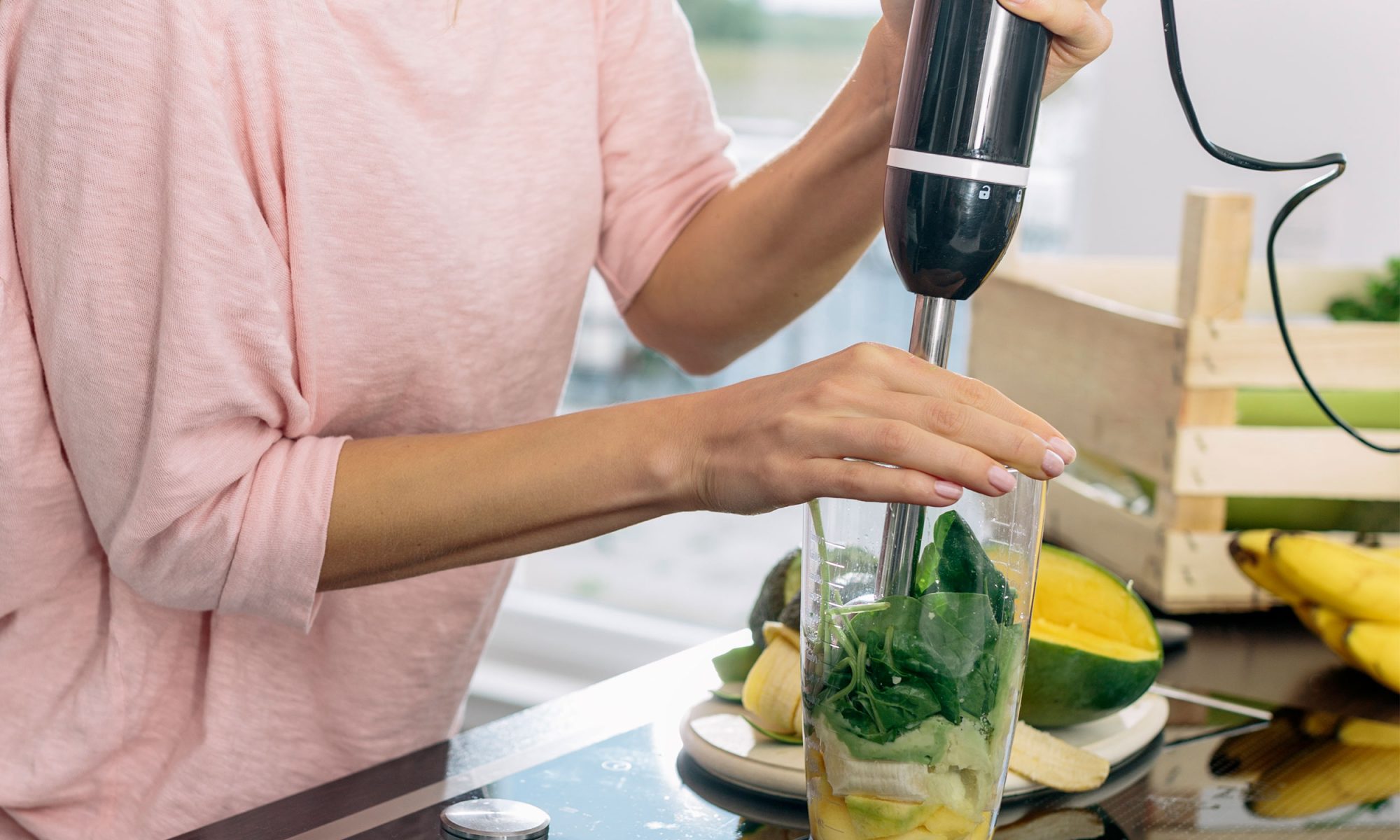 Make Smoothies with an Immersion Blender and Wash Fewer Dishes |