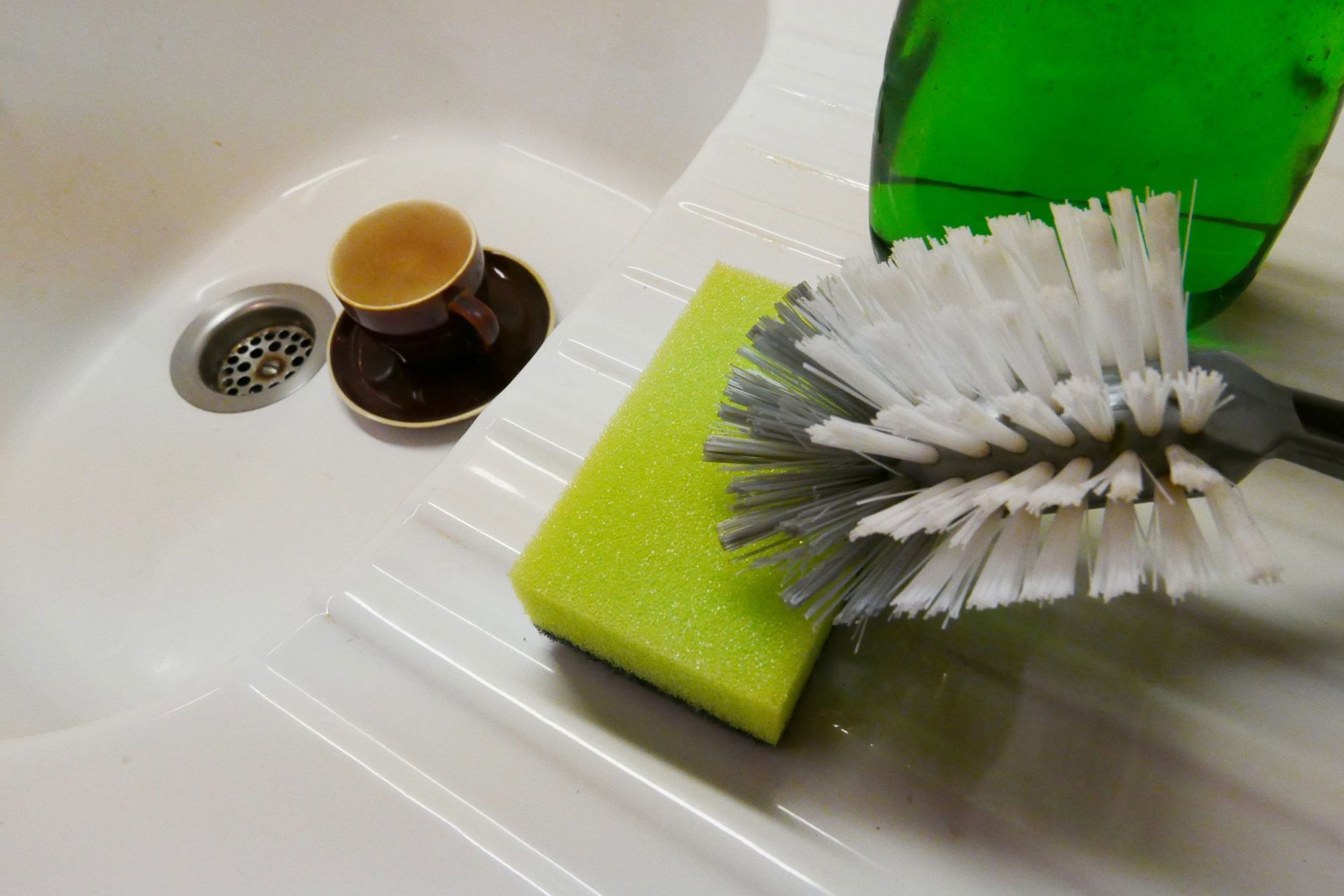 Throw Out Your Kitchen Sponge ASAP—Yes, Really