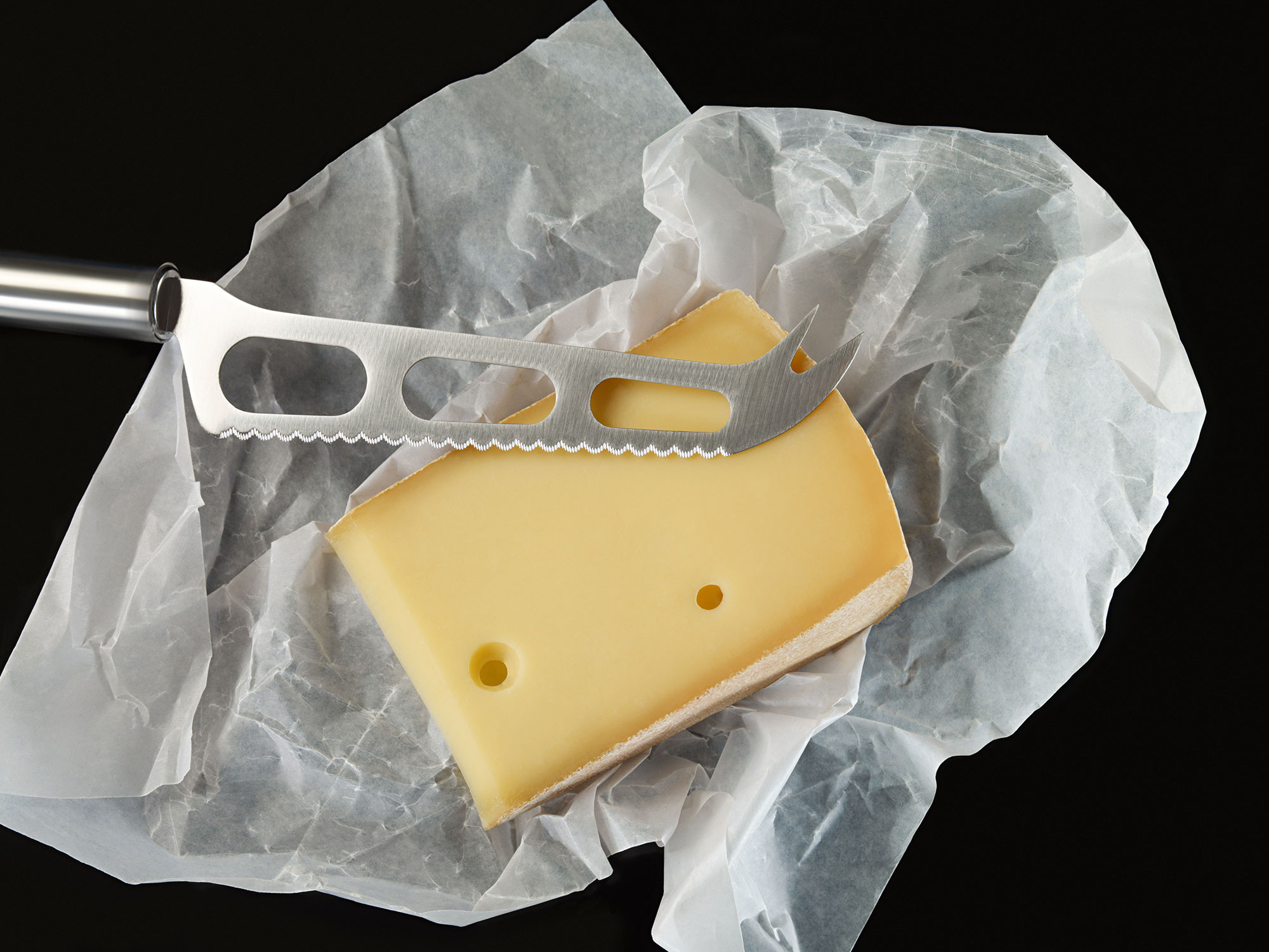https://static.onecms.io/wp-content/uploads/sites/19/2018/07/23/cheese-knives.jpg