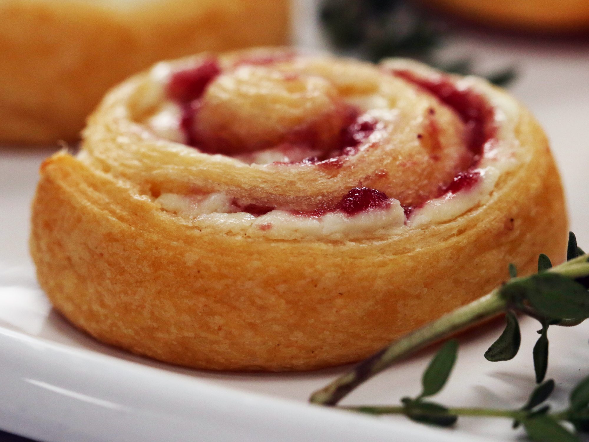 https://static.onecms.io/wp-content/uploads/sites/19/2018/11/07/Cranberry-Goat-Cheese-Pinwheels-DCMS-Large-2000.jpg