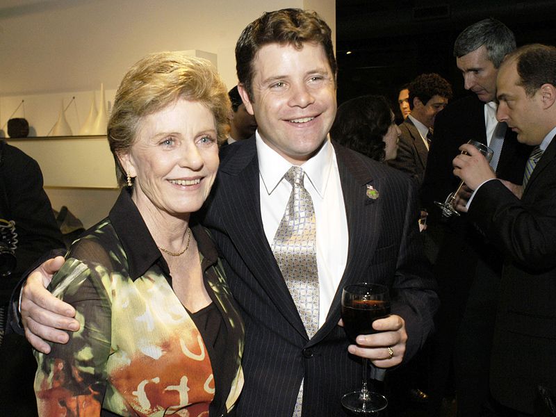 How Patty Duke's Son Sean Astin Learned Who His Biological Father Is | PEOPLE.com