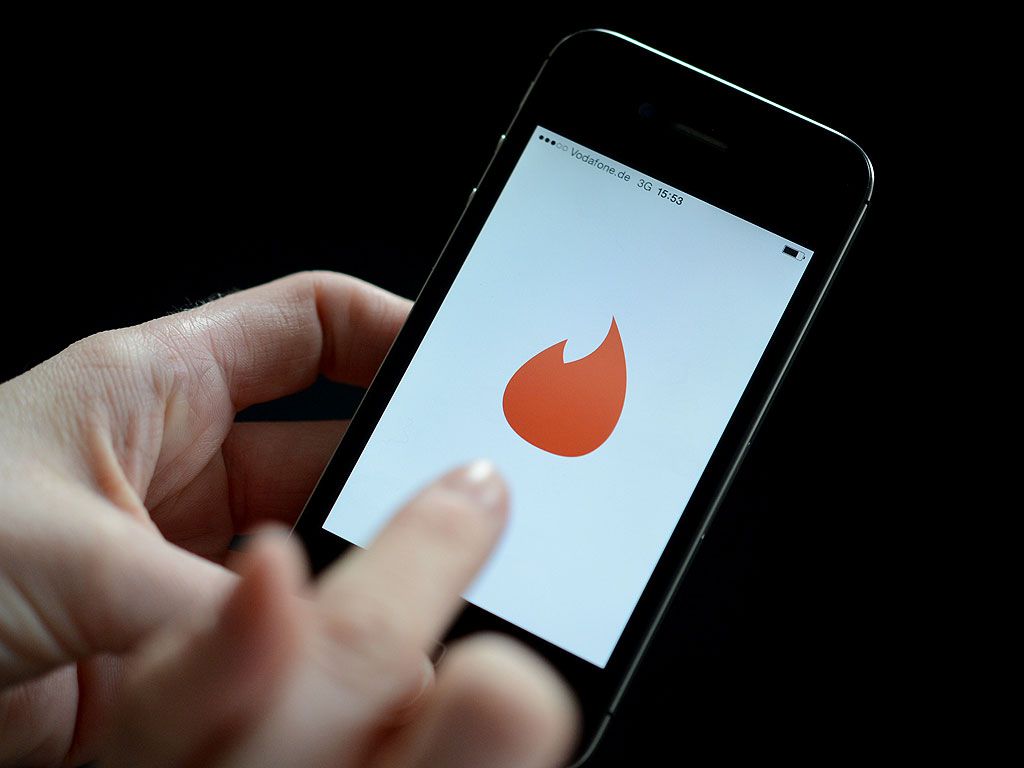24 Women Share the Real Reasons They're On Tinder
