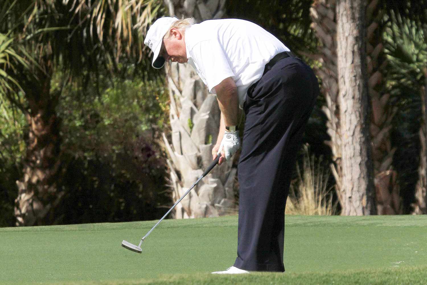 President Trump Caught Playing Secret Round of Golf Thanks to Instagram  Photo | PEOPLE.com