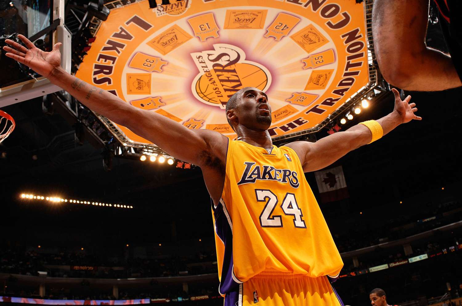Lakers To Wear Black Mamba Jerseys In Honor Of Kobe Bryant Report People Com