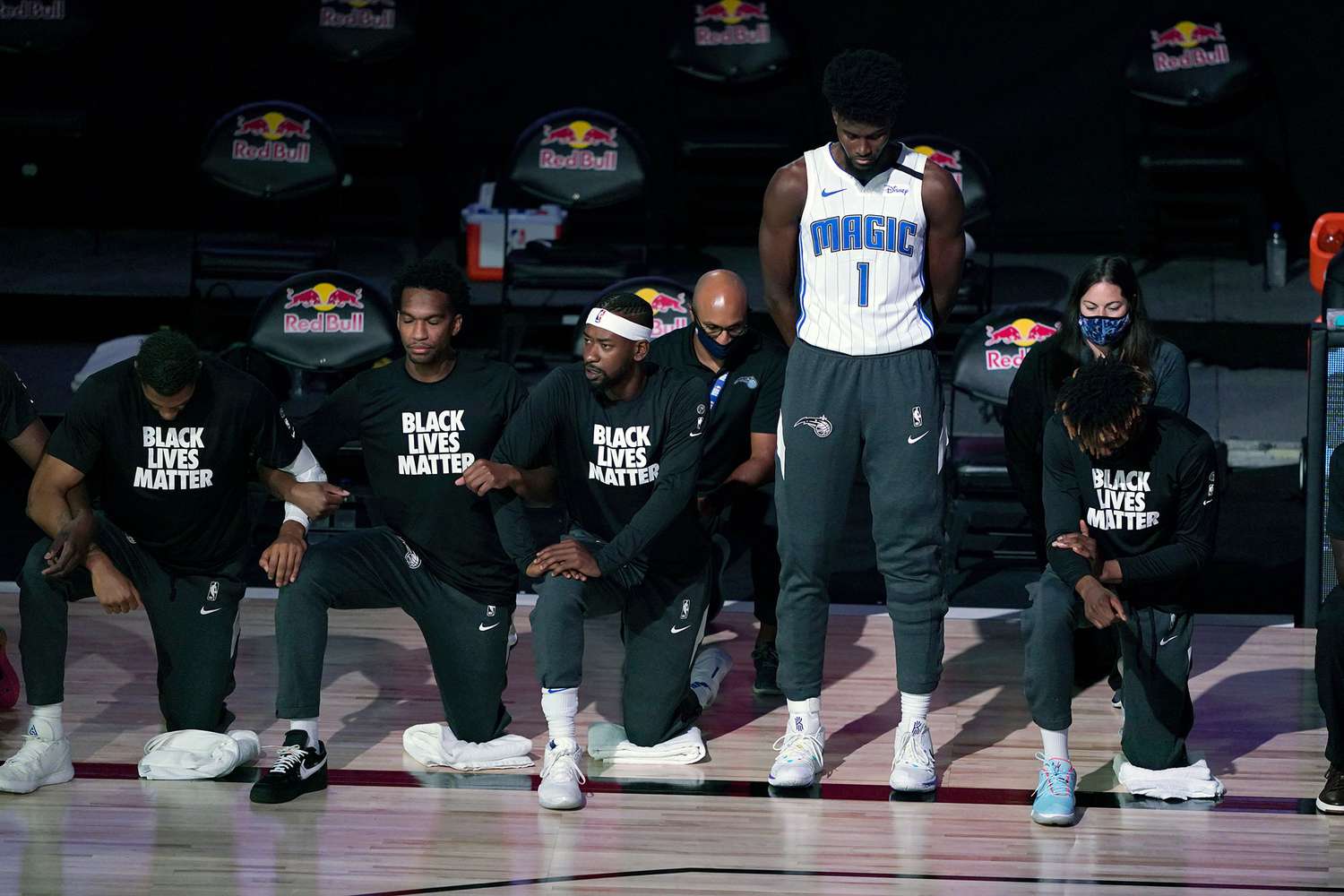 Nba Star Explains Why He Didn T Kneel For National Anthem People Com