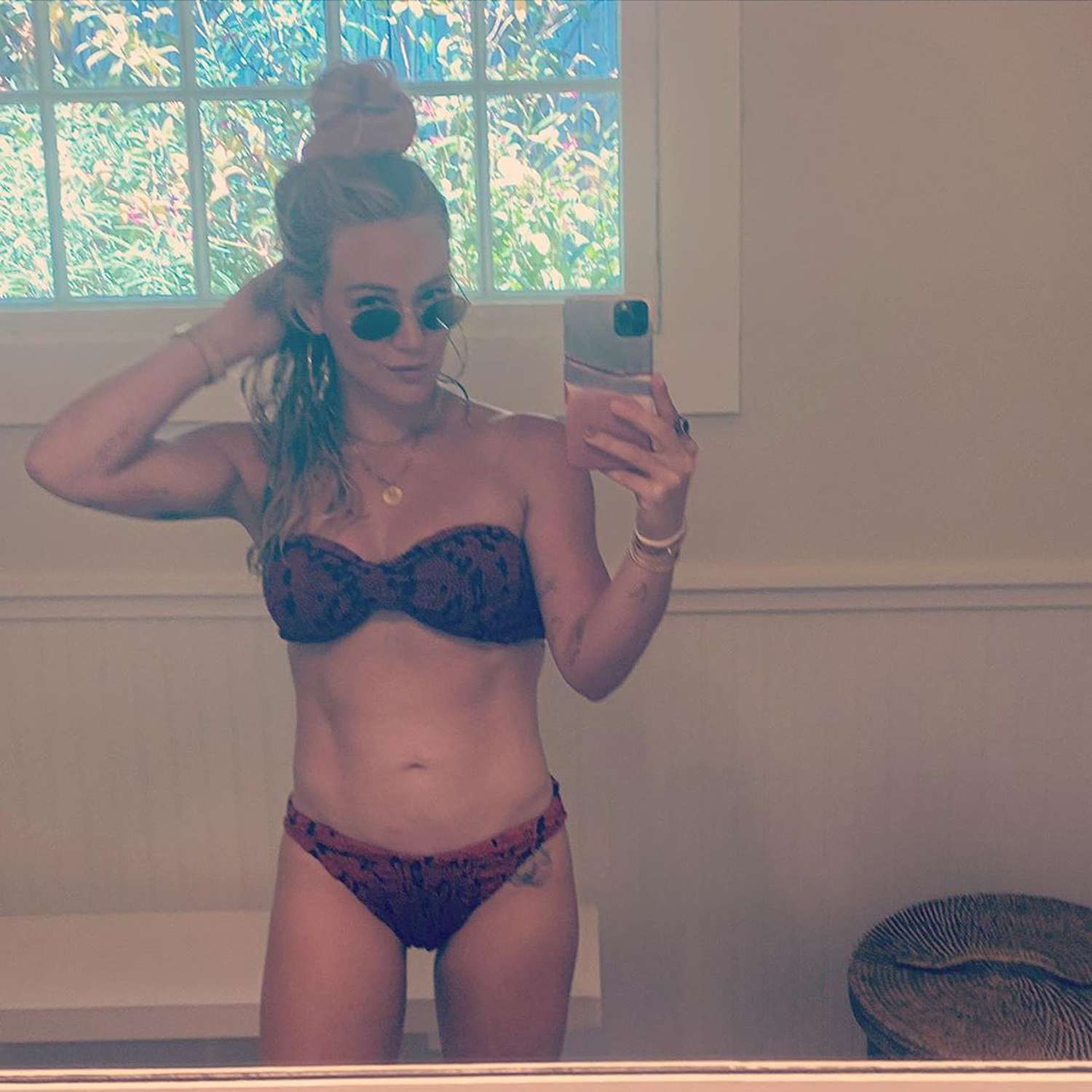 selfie bikini workout