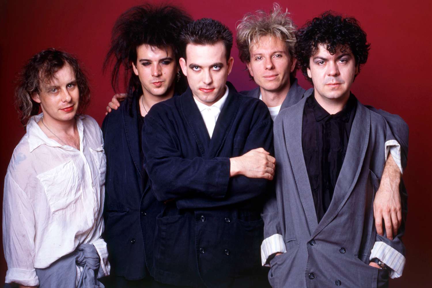 The Cure's Simon Gallup Says He's Leaving the Band After 40 Years |  PEOPLE.com