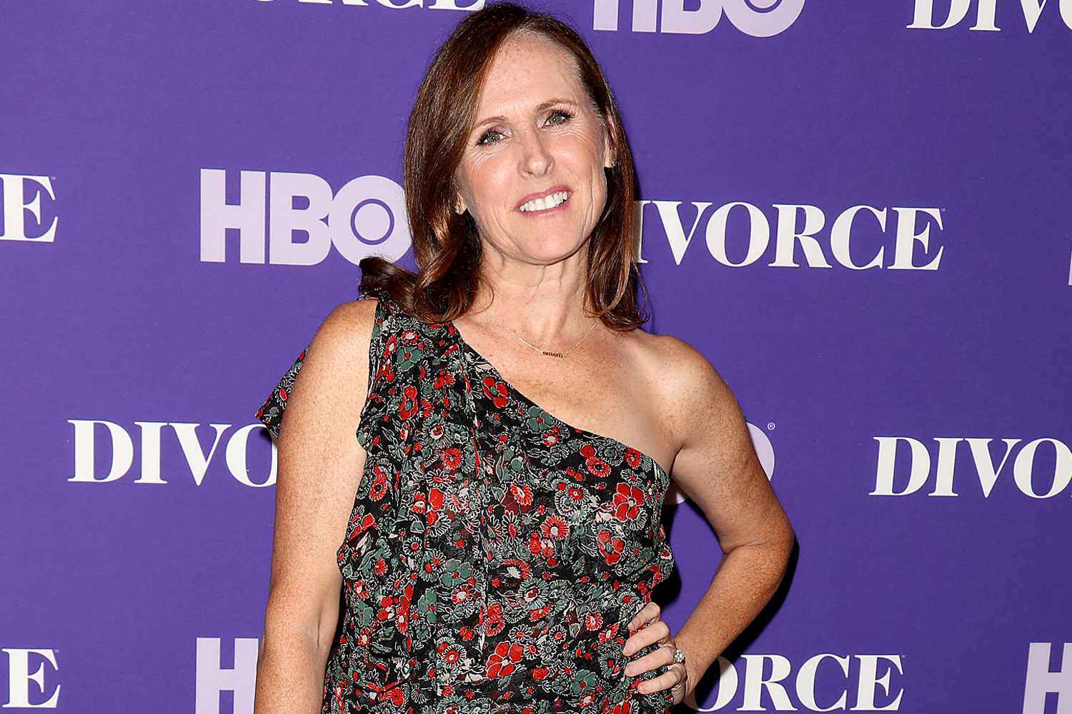 Molly Shannon on 'Deep Pain' of Losing Mother, Sister in Car Accident | PEOPLE.com