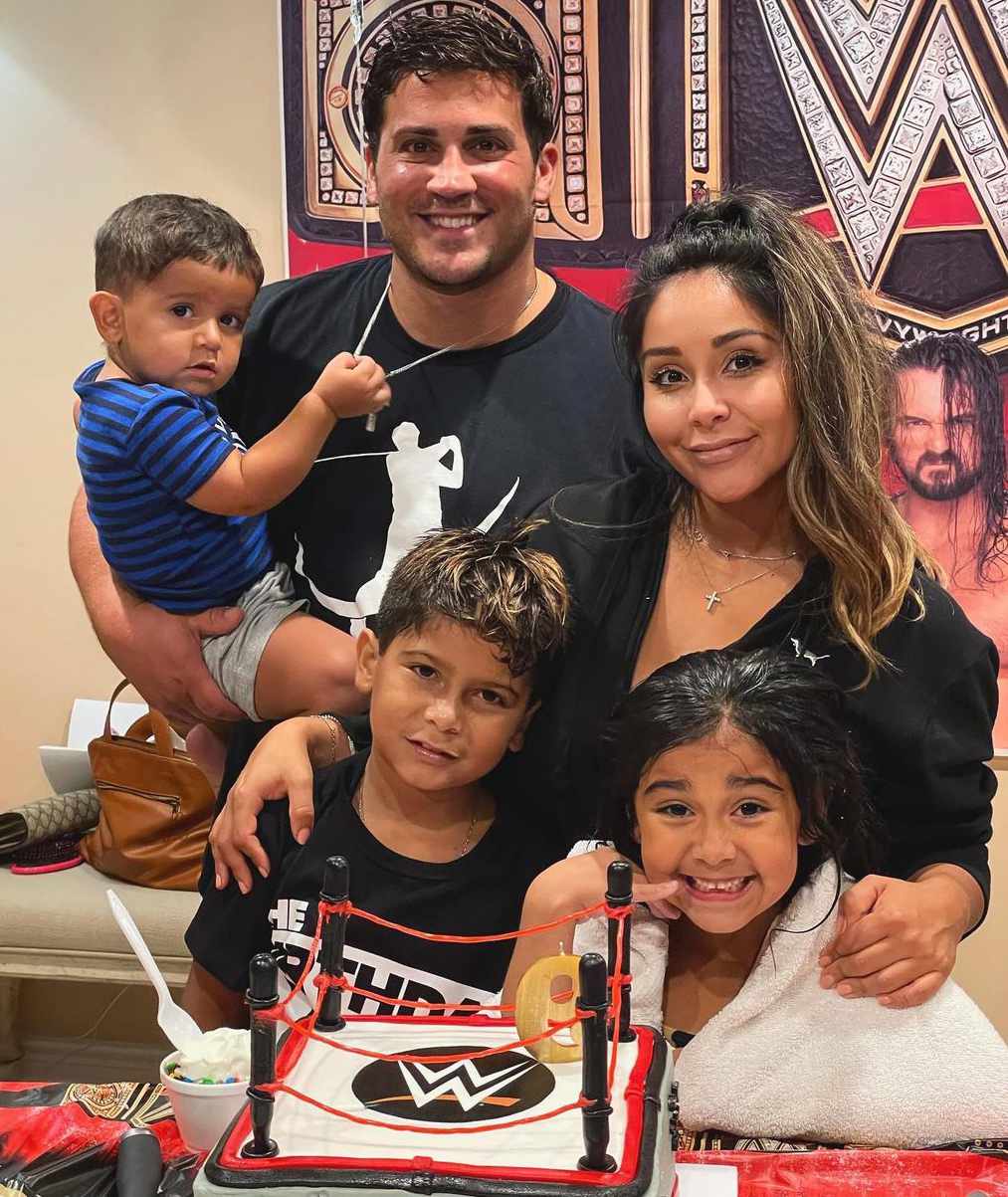 Nicole 'Snooki' Polizzi and Husband Co-Sleep Separately with Their Kids | PEOPLE.com