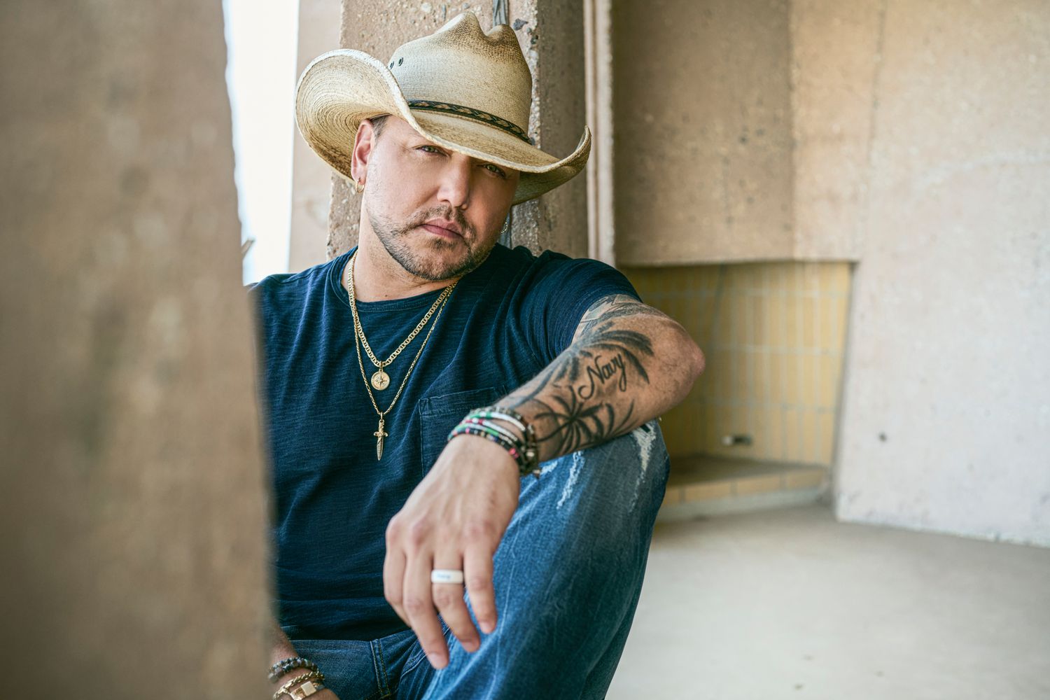 Jason Aldean Says Life in His 40s is a 'Helluva Lot Different' | PEOPLE.com