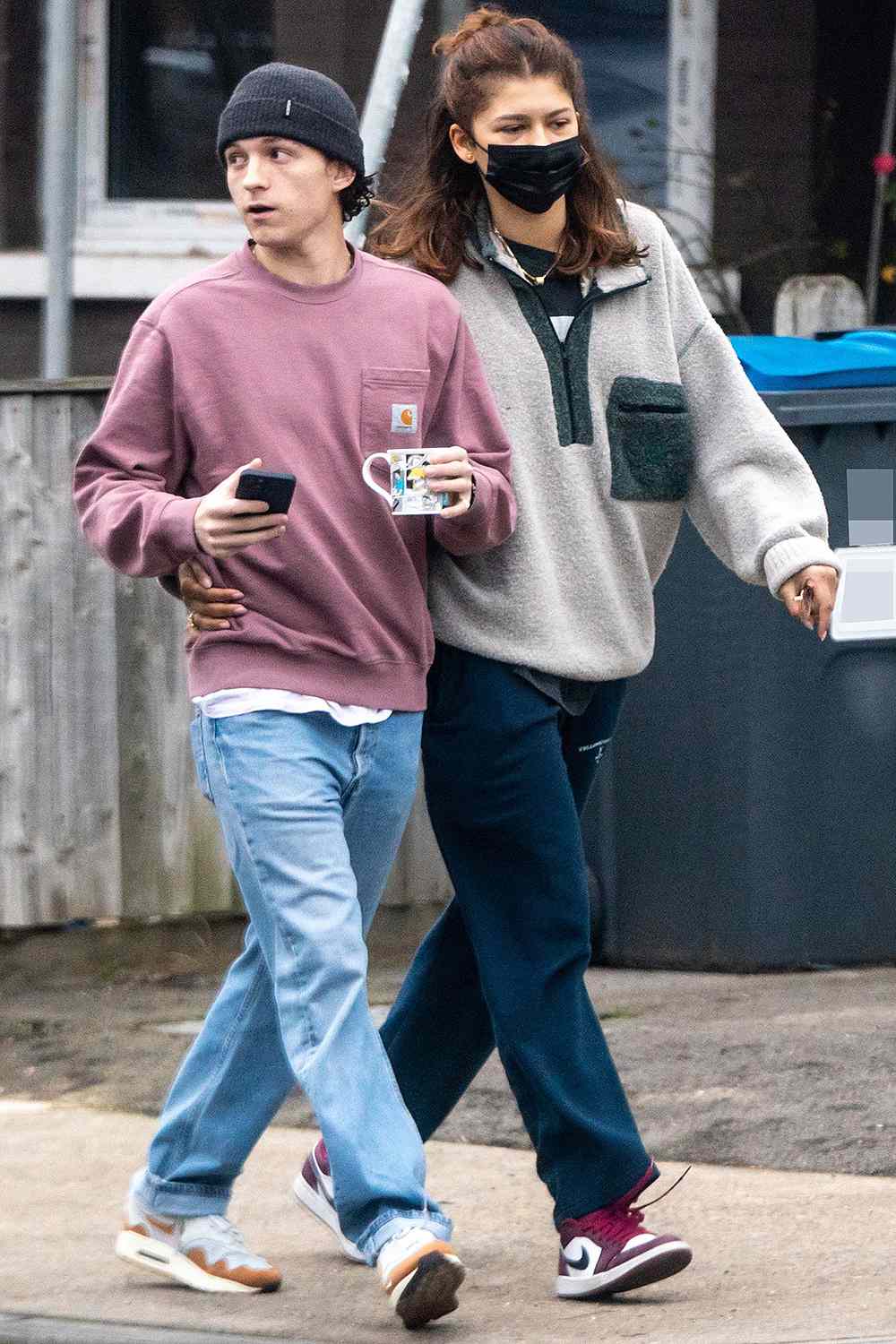Zendaya Joins Tom Holland to Visit His Family in London | PEOPLE.com