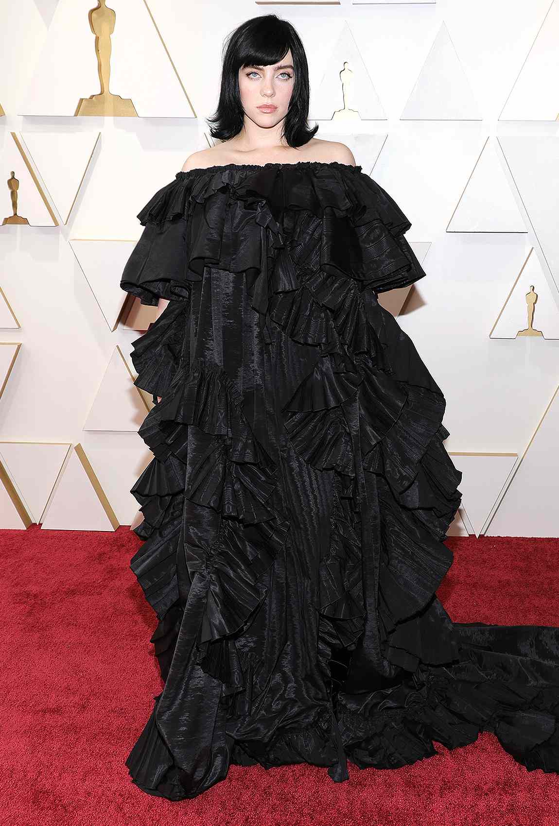 Billie Eilish Wears Black Gucci Gown to the 2022 Oscars | PEOPLE.com