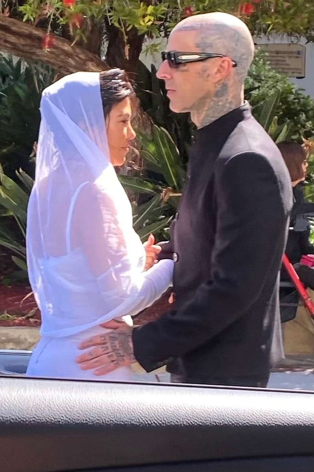 Kourtney Kardashian and Travis Barker Are Legally Married | PEOPLE.com