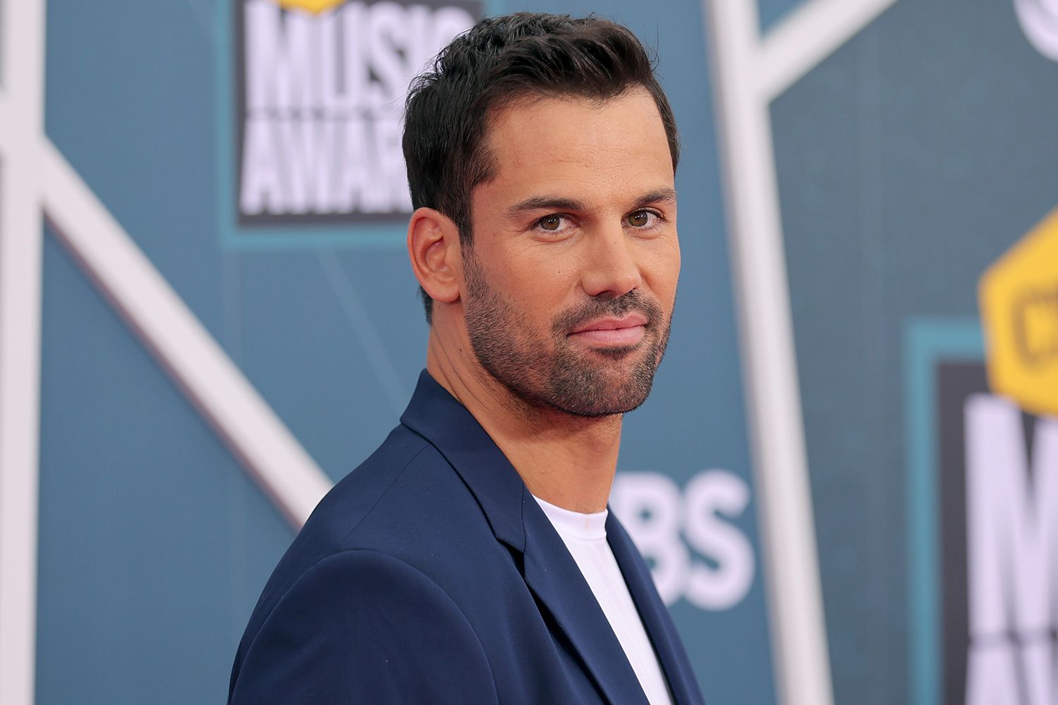 Eric Decker's Son Accidentally Posts Naked Photo of His Dad Showering | PEOPLE.com