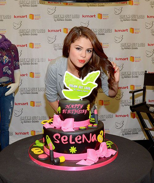  Selena Gómez celebró su cumpleaños con fiesta gitana y se reencontró con Justin Bieber