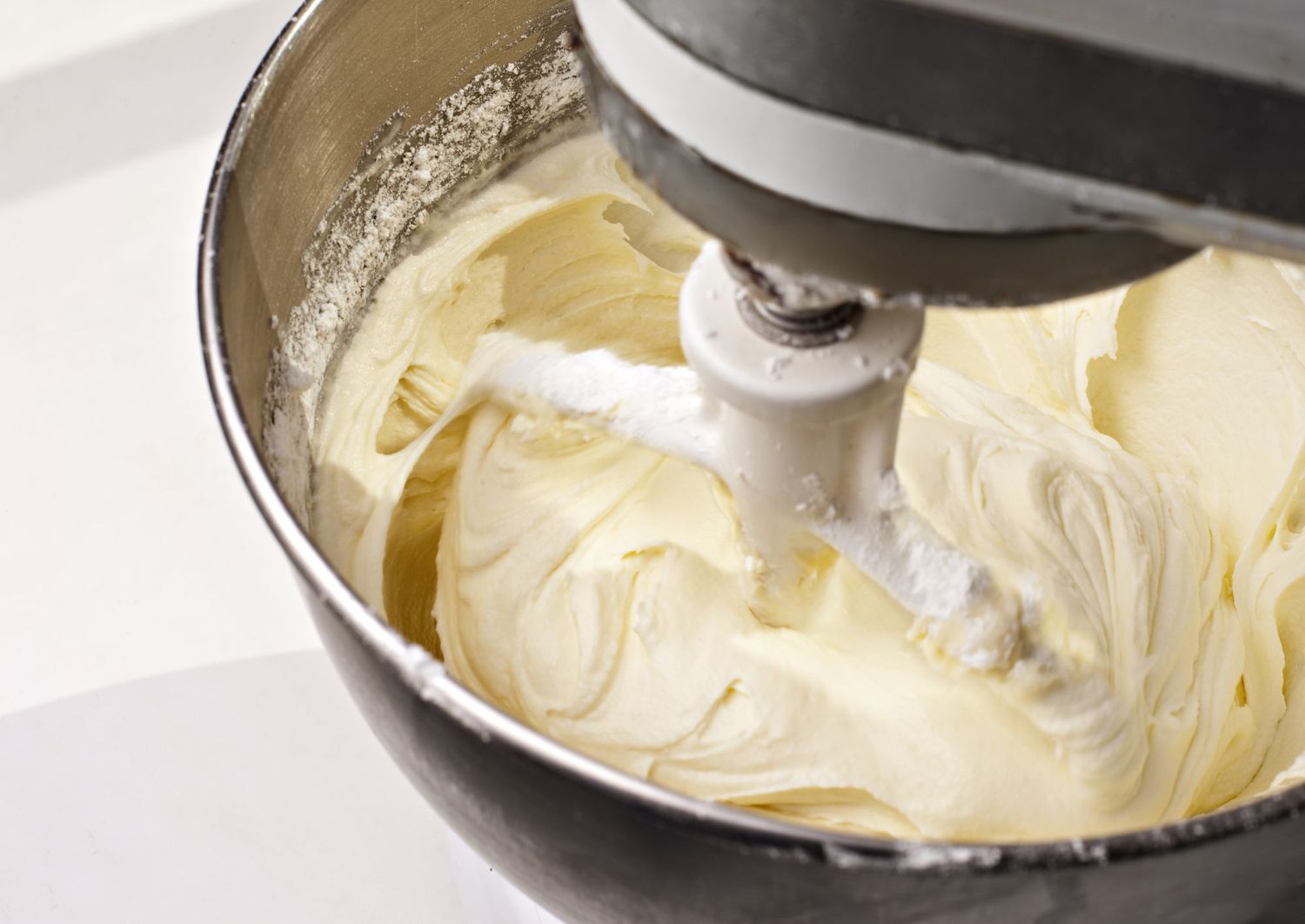 Betún de mantequilla rápido, casi profesional | People en Español