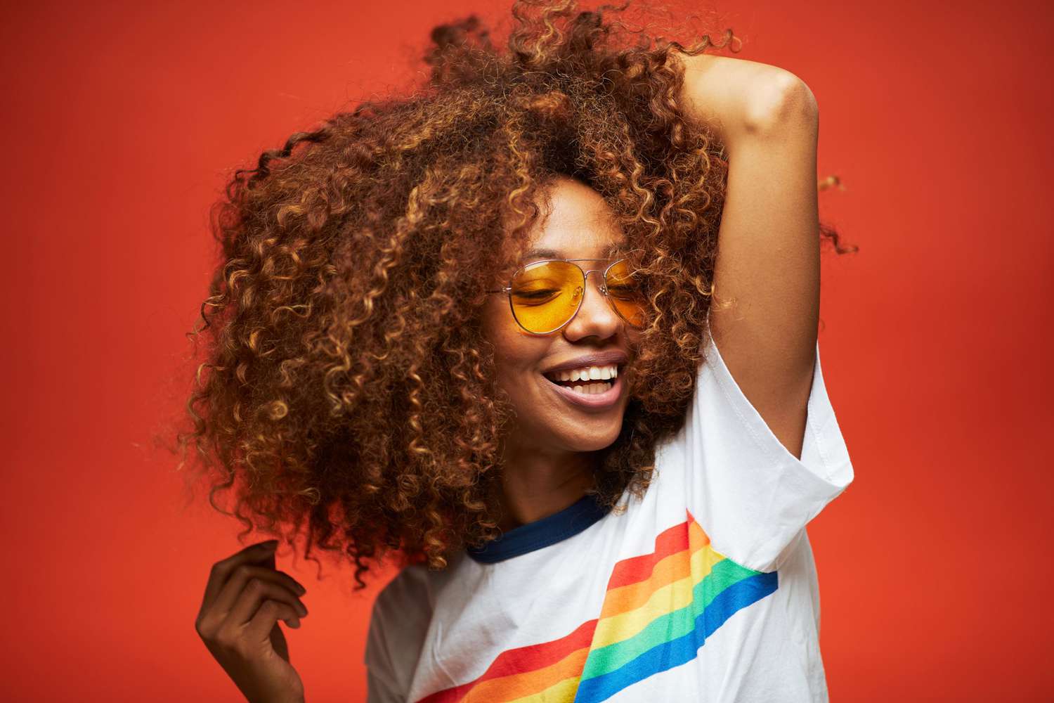 Fight Frizz and Keep Your Curls Looking Perfect this Summer | People en  Español