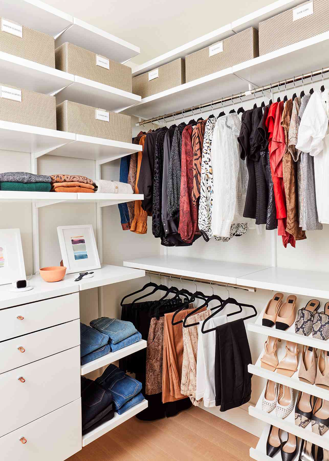Closet For Maximum Storage, Bedroom Wall Shelves For Clothes