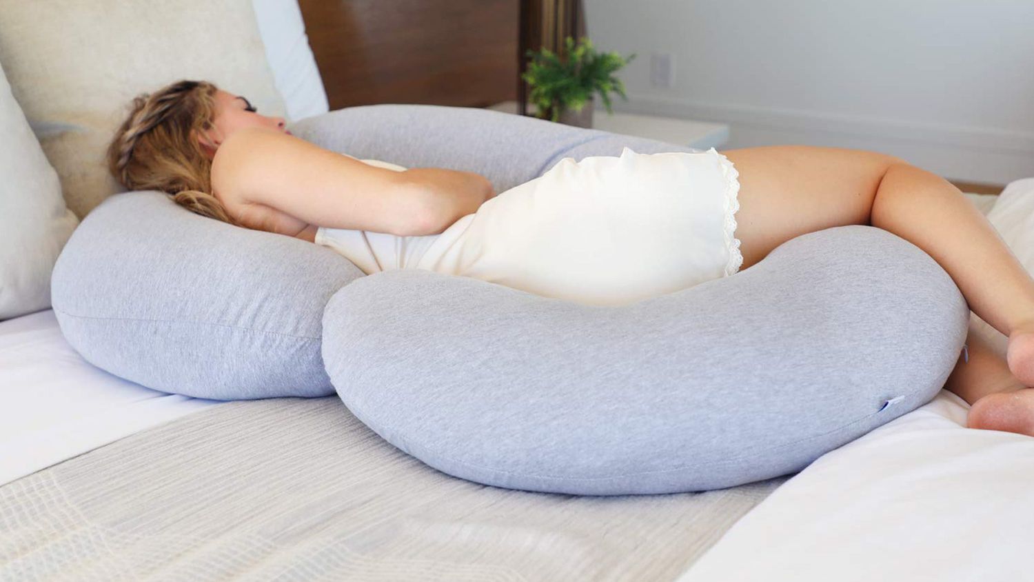 The PharMeDoc Pregnancy Pillow Is “Magical” for Chronic Pain | Real Simple