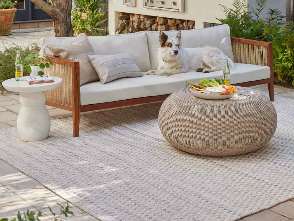 Best Places To For Outdoor Rugs, What Size Outdoor Rug For Deck