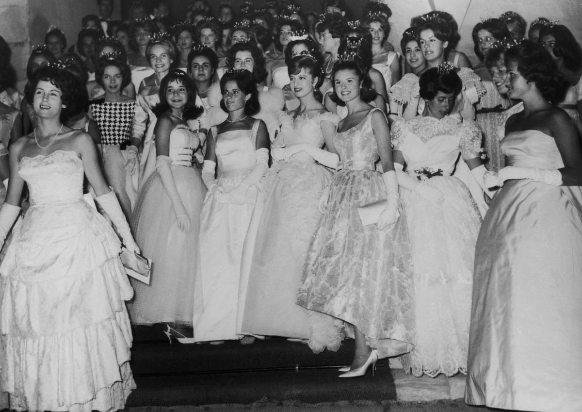 What's Appropriate Attire for Guests Attending a Debutante Ball? | Southern  Living