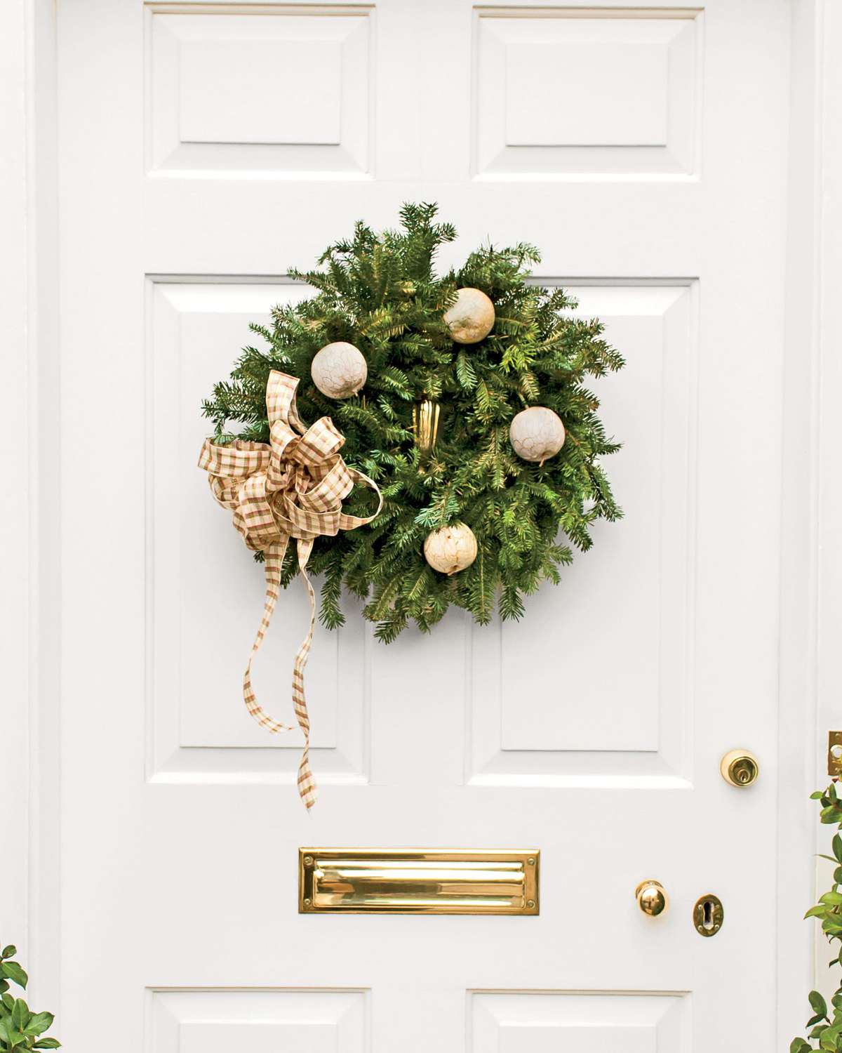50 Christmas Wreath Ideas For Windows Doors And More Southern Living
