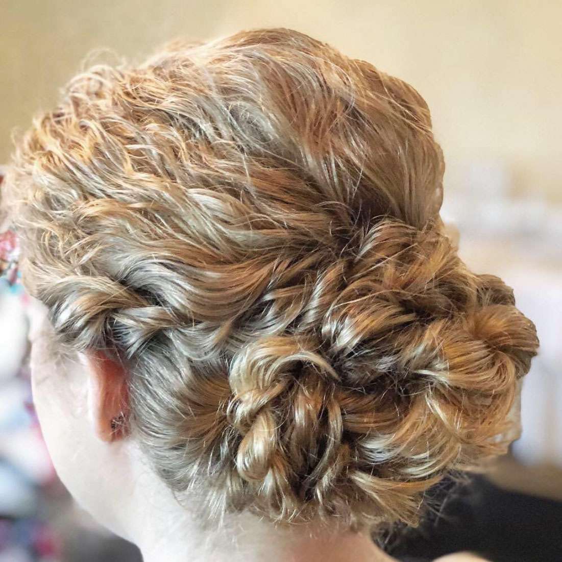 Stunning Wedding Hairstyles For Naturally Curly Hair