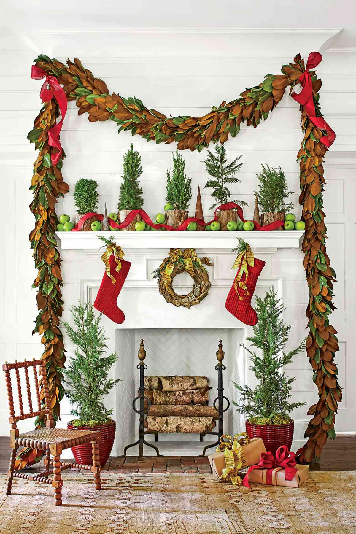 60 Farmhouse Christmas Decor Ideas Country Christmas Decorations Southern Living