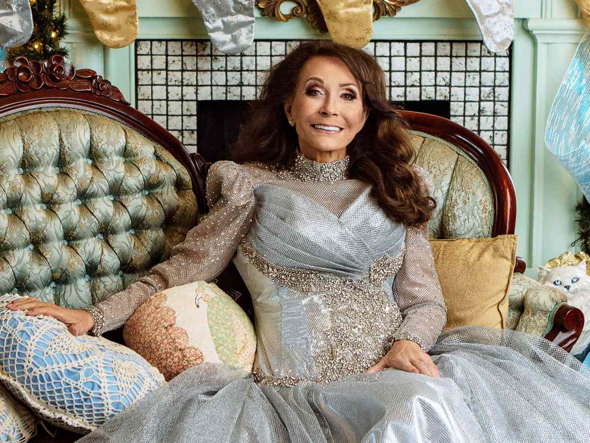 Loretta Lynn Talks Songwriting Great Female Friendships And Her New Album On Biscuits Jam Southern Living