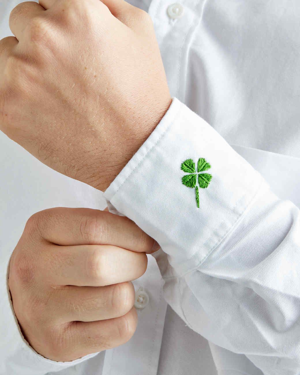 Shamrock Irish Ireland St Patricks Day Lucky Charm Eire Pot Gold Mens T-shirt 