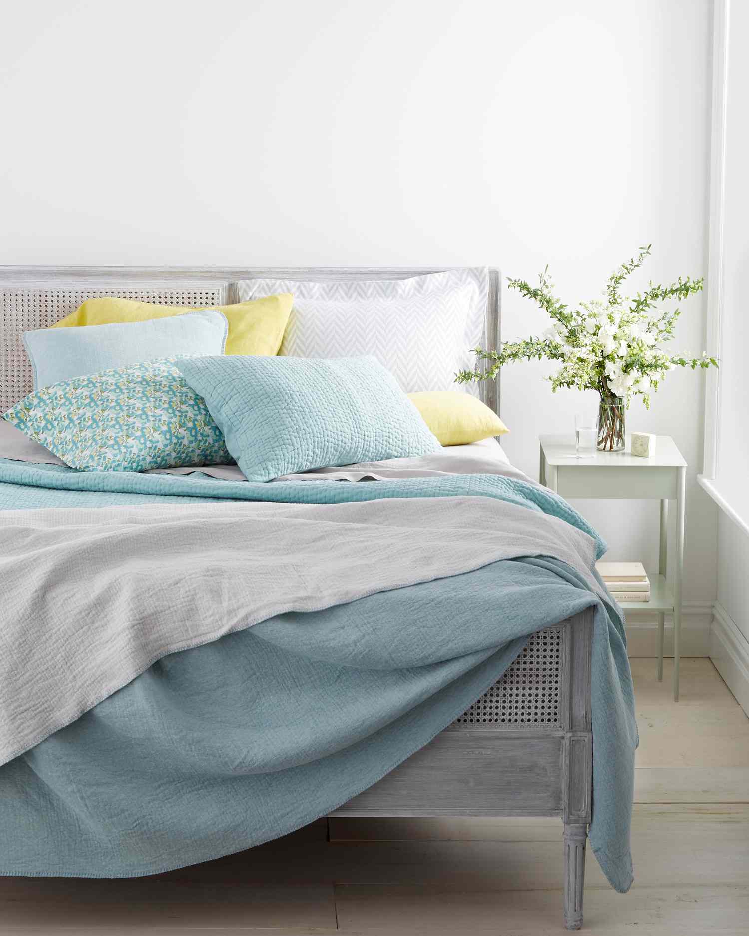 Washing Pillows Blankets, Can You Steam Clean A Down Duvet Cover