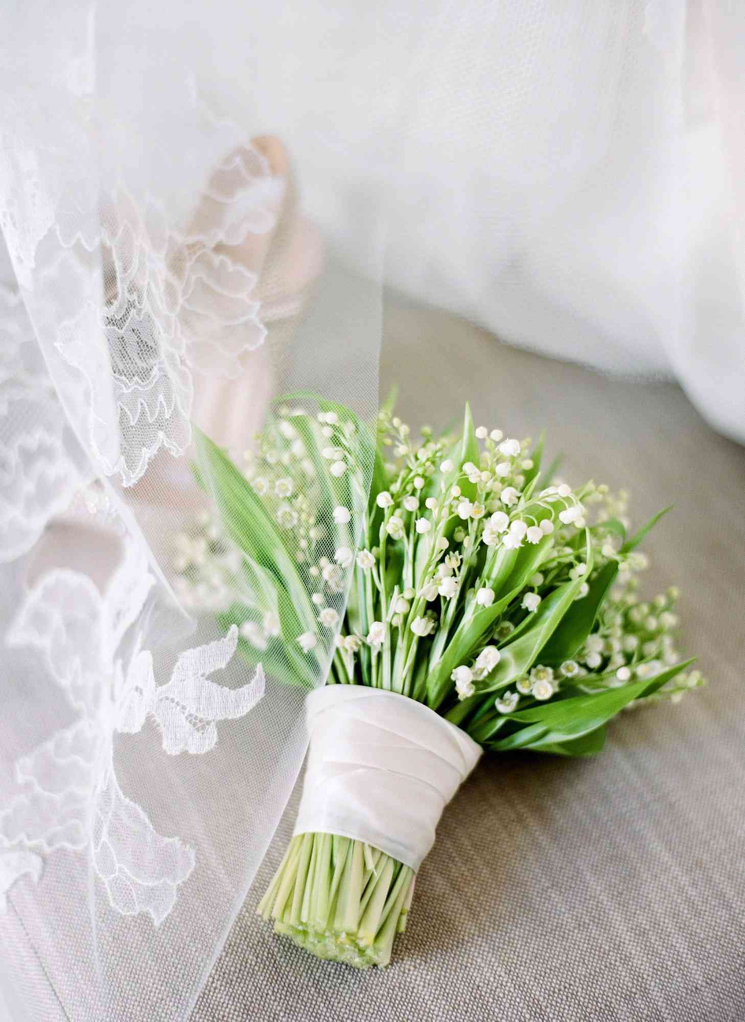 Blue White Lily Wedding Bridal Bouquet Silk Wedding Flower Package 11 Pieces 