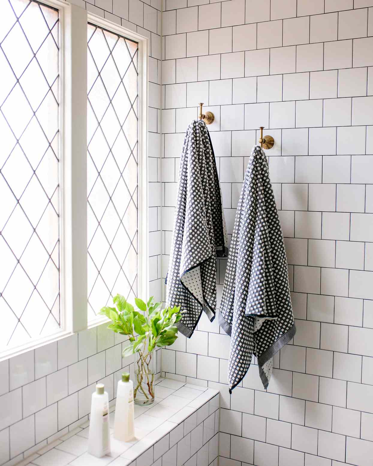 Wall Mount Round Brass Hook Shower Robe Towel Coat Holder Hanger for Bathroom