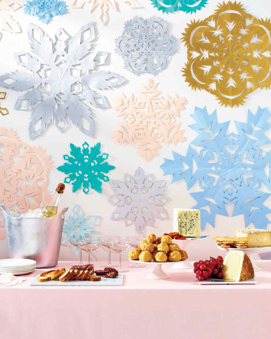 Download How To Make Paper Snowflakes Martha Stewart